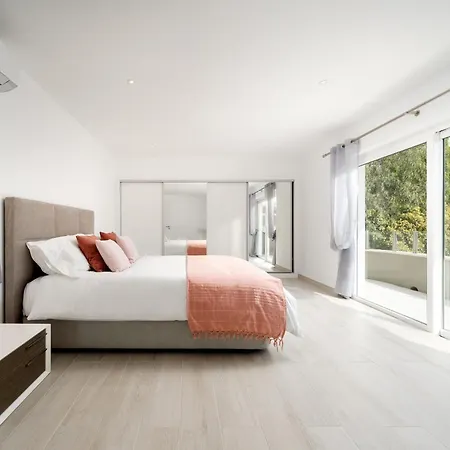 빌라 Luxury Villa, With A Private Pool, 10 Min- Quinta Do