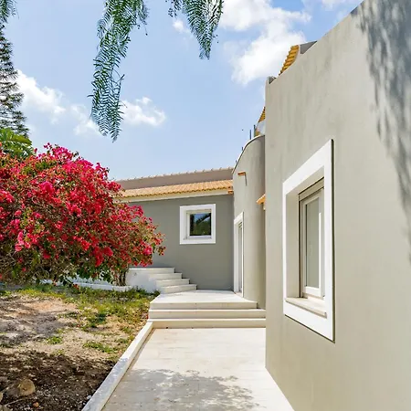 Вилла Luxury Villa, With A Private Pool, 10 Min- Quinta Do Алмансил